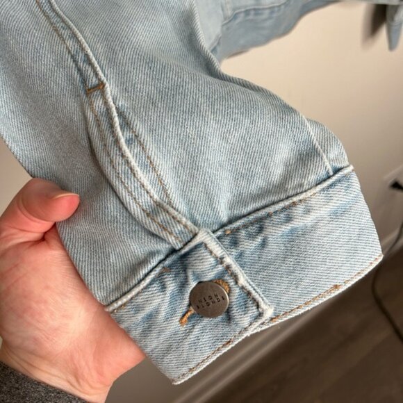 Women’s Denim Jean Jacket Distressed Light blue wash Oversized Size Small NWT - Picture 7 of 15